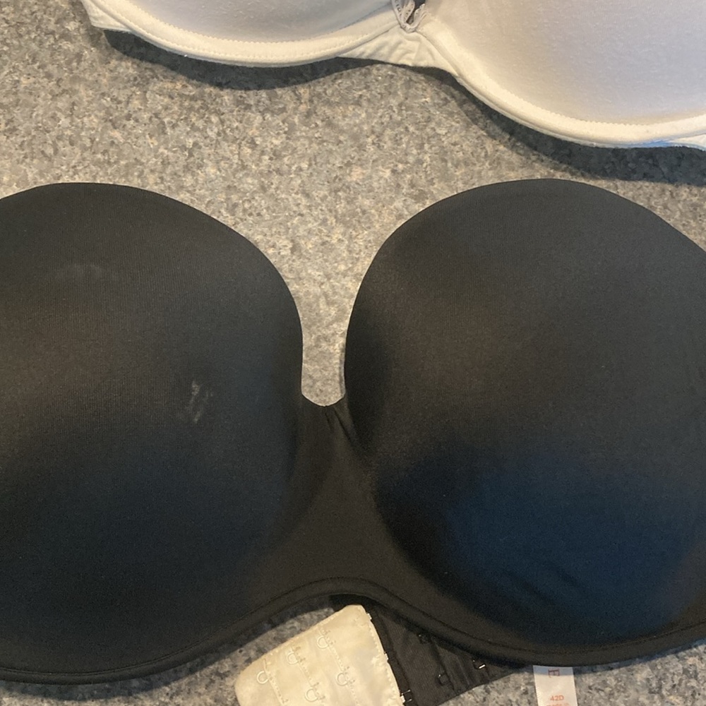 Bras - Picture 4 of 8